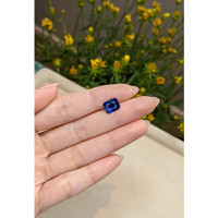 3.54 Ct. Blue Sapphire from Ceylon (Sri Lanka) Life Style