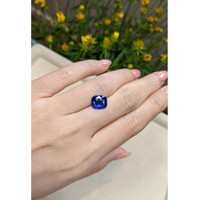 4.07 Ct. Blue Sapphire from Ceylon (Sri Lanka) Life Style
