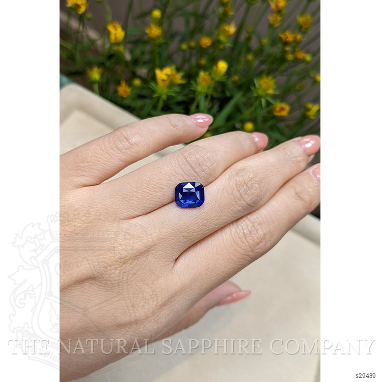4.07 Ct. Blue Sapphire from Ceylon (Sri Lanka)