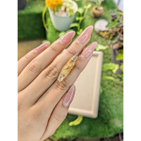 18.07 Ct. Yellow Sapphire Crystal from Ceylon (Sri Lanka) Life Style