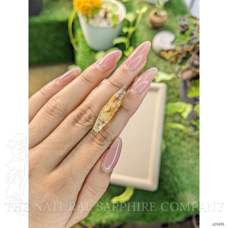 18.07 Ct. Yellow Sapphire Crystal from Ceylon (Sri Lanka)