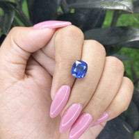 5.16 Ct. Blue Sapphire from Ceylon (Sri Lanka) Life Style