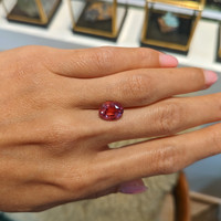 4.59 Ct. Padparadscha Sapphire from Madagascar Life Style