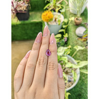 3.15 Ct. Purplish Pink Sapphire from Ceylon (Sri Lanka) Life Style