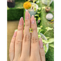 2.74 Ct. Bi Color Sapphire from Ceylon (Sri Lanka) Life Style