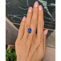 5.03 Ct. Blue Sapphire from Ceylon (Sri Lanka) Life Style