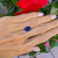 4.03 Ct. Blue Sapphire from Ceylon (Sri Lanka) Life Style