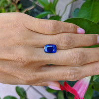 4.54 Ct. Blue Sapphire from Ceylon (Sri Lanka) Life Style