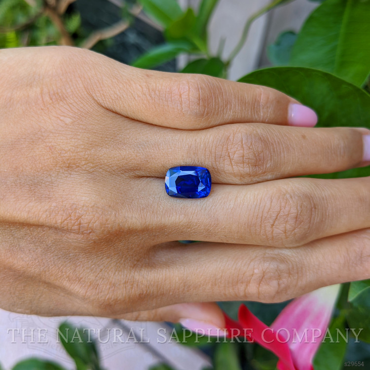 4.54 Ct. Blue Sapphire from Ceylon (Sri Lanka)
