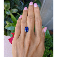 4.54 Ct. Blue Sapphire from Ceylon (Sri Lanka) Life Style