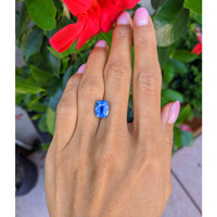 4.49 Ct. Blue Sapphire from Ceylon (Sri Lanka) Life Style