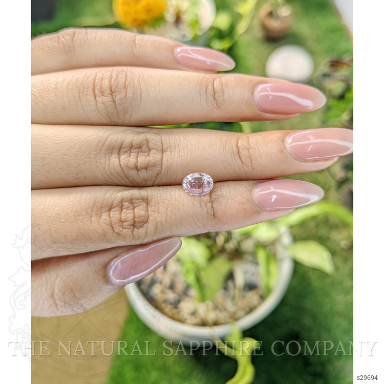 1.67 Ct. Pink Sapphire from Ceylon (Sri Lanka)