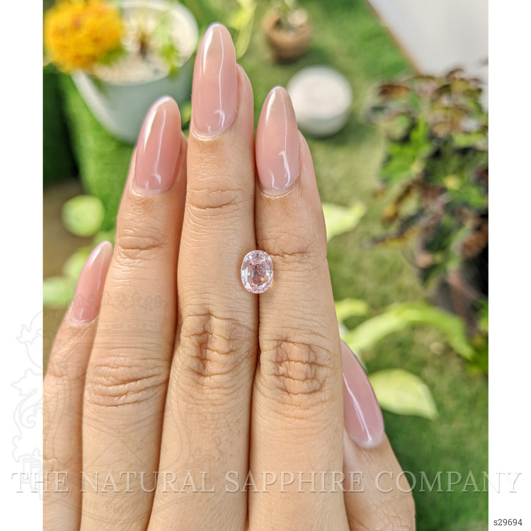 1.67 Ct. Pink Sapphire from Ceylon (Sri Lanka)