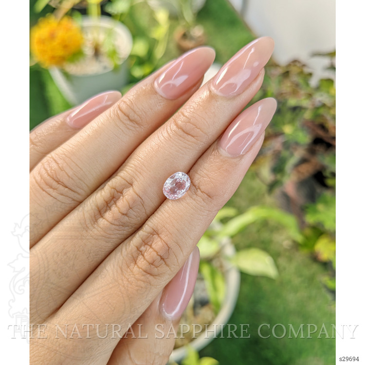 1.67 Ct. Pink Sapphire from Ceylon (Sri Lanka)