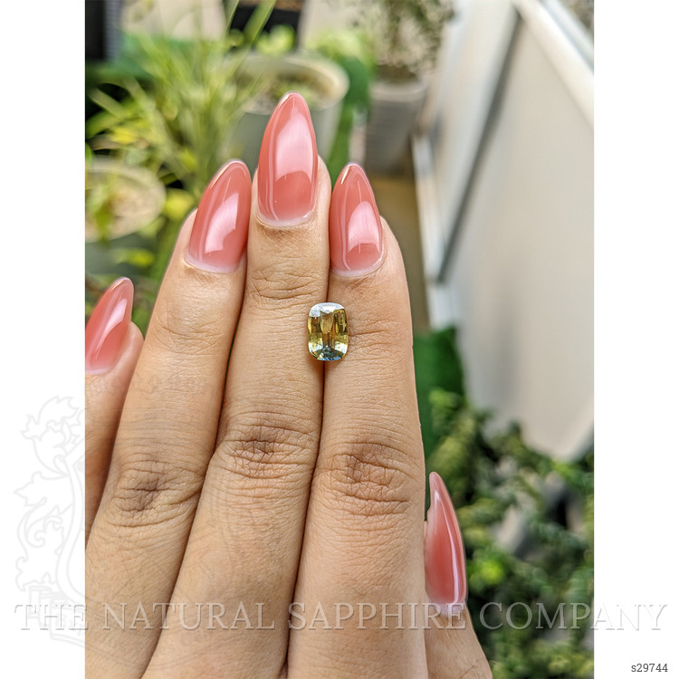 1.85 Ct. Bi Color Sapphire from Ceylon (Sri Lanka)