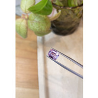 3.09 Ct. Purplish Pink Sapphire from Ceylon (Sri Lanka) Life Style