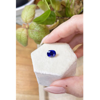 3.37 Ct. Blue Sapphire from Ceylon (Sri Lanka) Life Style