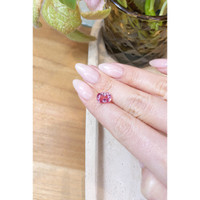 3.35 Ct. Pink Sapphire from Ceylon (Sri Lanka) Life Style