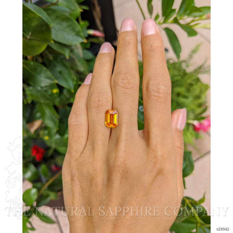 4.05 Ct. Orange Sapphire from Ceylon (Sri Lanka)