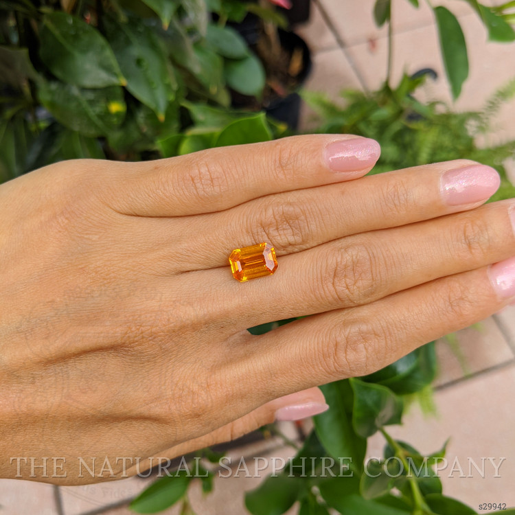 4.05 Ct. Orange Sapphire from Ceylon (Sri Lanka)