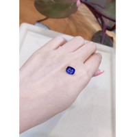 4.03 Ct. Blue Sapphire from Ceylon (Sri Lanka) Life Style