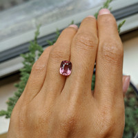 3.17 Ct. Padparadscha Sapphire from Madagascar Life Style