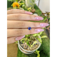 1.02 Ct. Blue Sapphire from Ceylon (Sri Lanka) Life Style