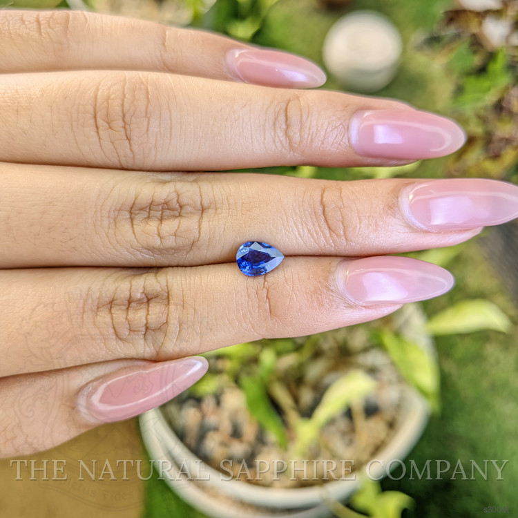 0.98 Ct. Blue Sapphire from Ceylon (Sri Lanka)
