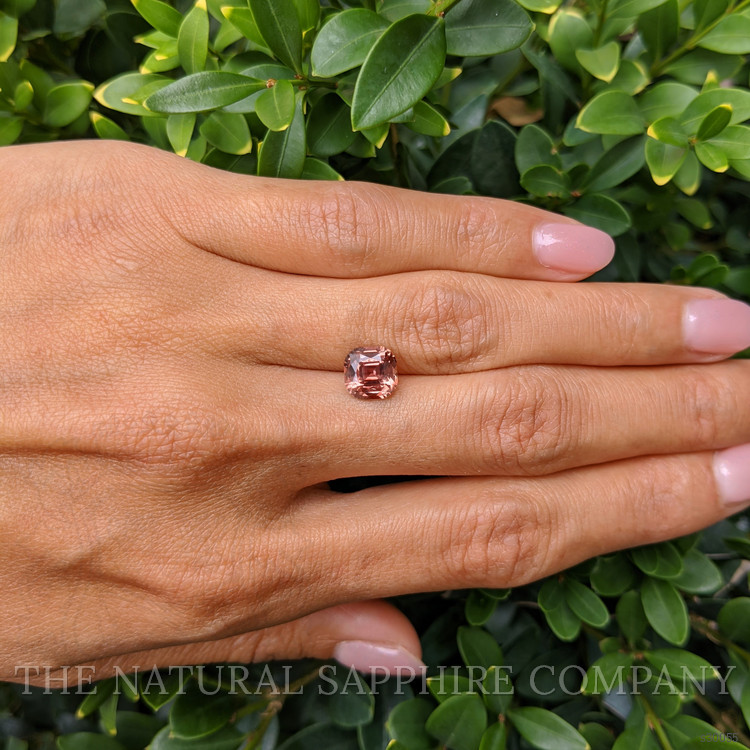 2.61 Ct. Padparadscha Sapphire from Ceylon (Sri Lanka)