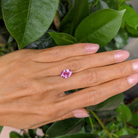 3.05 Ct. Pink Sapphire from Ceylon (Sri Lanka) Life Style
