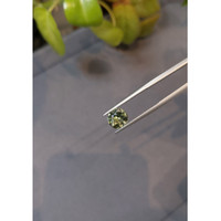 2.07 Ct. Yellowish Green Sapphire from Ceylon (Sri Lanka) Life Style