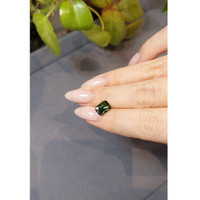 2.20 Ct. Green Sapphire from Ceylon (Sri Lanka) Life Style