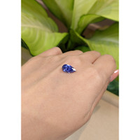 2.64 Ct. Blue Sapphire from Ceylon (Sri Lanka) Life Style