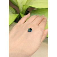 3.57 Ct. Bi Color Sapphire from Ceylon (Sri Lanka) Life Style