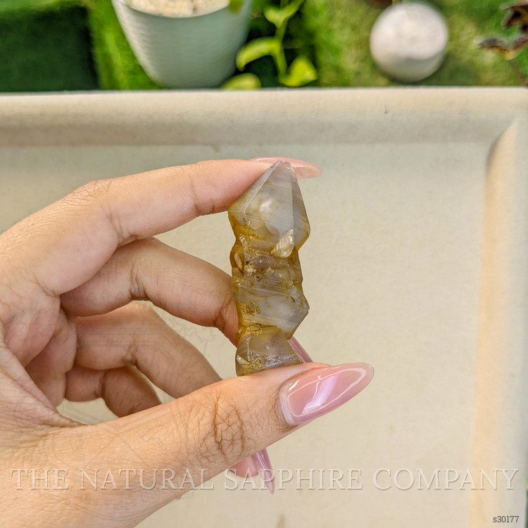 112.86 Ct. Bi Color Sapphire Crystal from Ceylon (Sri Lanka)