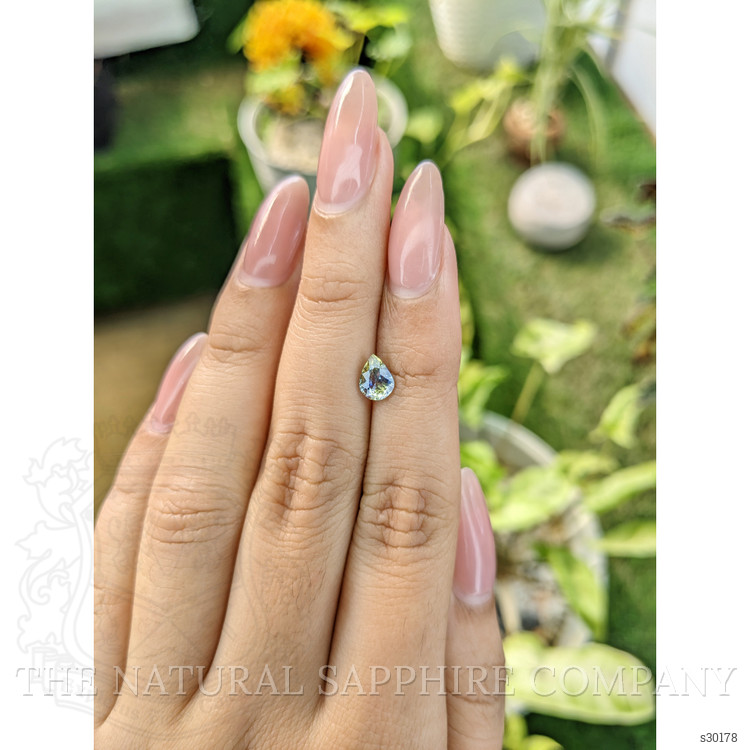 1.00 Ct. Bi Color Sapphire from Ceylon (Sri Lanka)