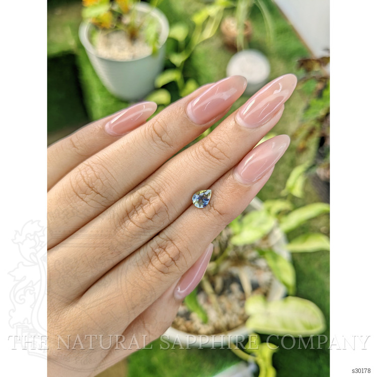 1.00 Ct. Bi Color Sapphire from Ceylon (Sri Lanka)