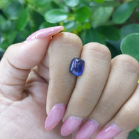 3.40 Ct. Blue Cabochon Sapphire from Tanzania Life Style