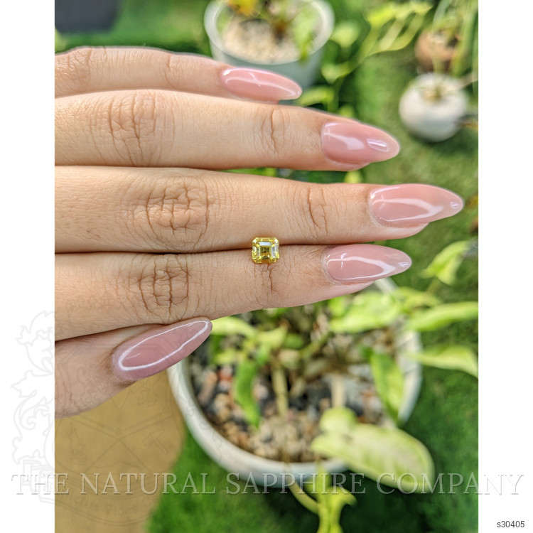 0.95 Ct. Yellow Sapphire from Ceylon (Sri Lanka)