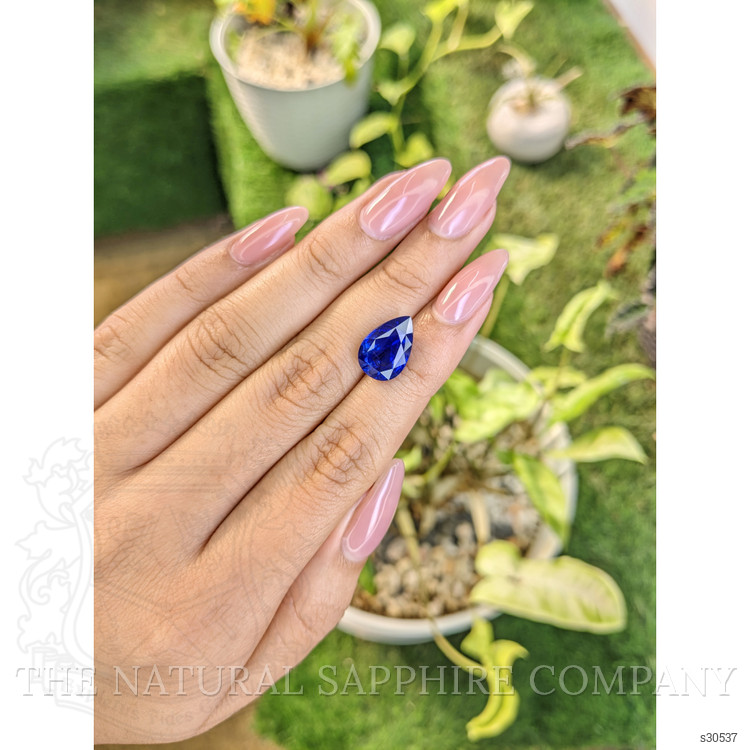 7.15 Ct. Blue Sapphire from Ceylon (Sri Lanka)