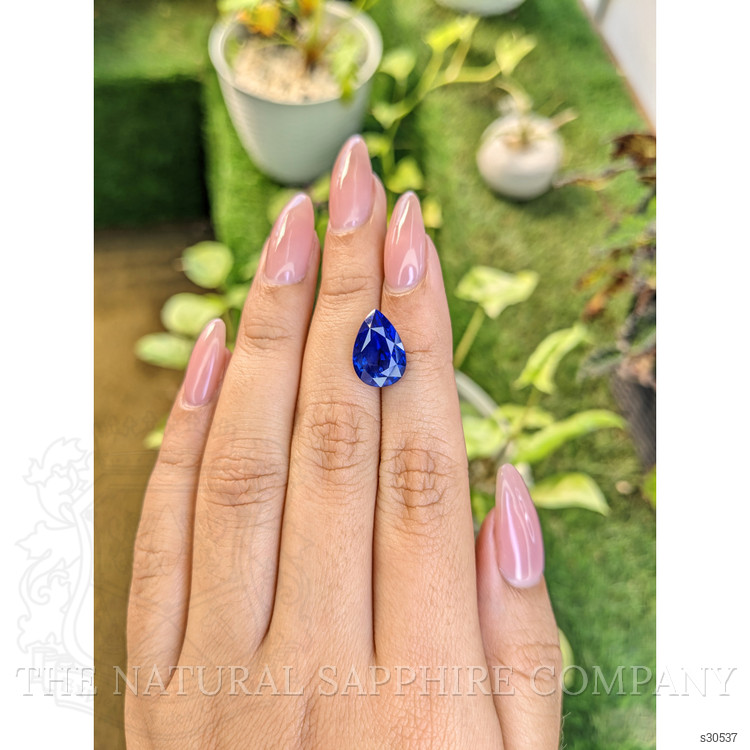 7.15 Ct. Blue Sapphire from Ceylon (Sri Lanka)