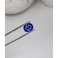5.16 Ct. Blue Sapphire from Ceylon (Sri Lanka) Life Style
