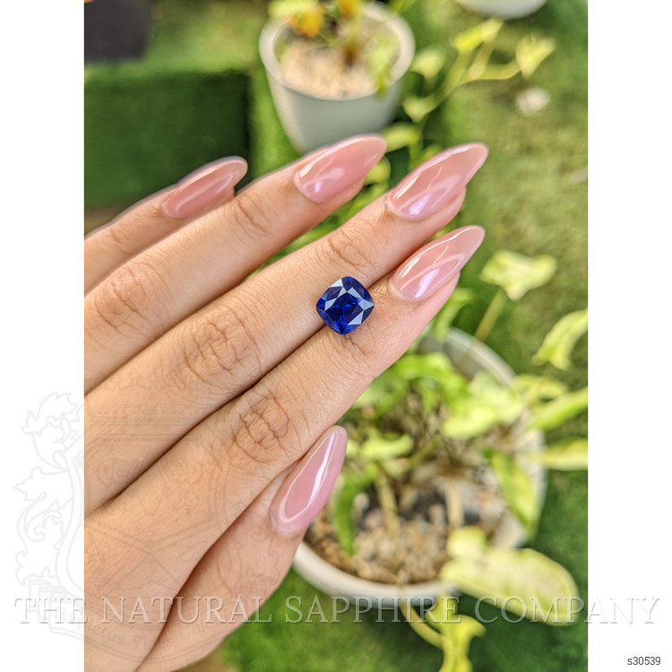 4.65 Ct. Blue Sapphire from Ceylon (Sri Lanka)