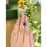 4.65 Ct. Blue Sapphire from Ceylon (Sri Lanka) Life Style