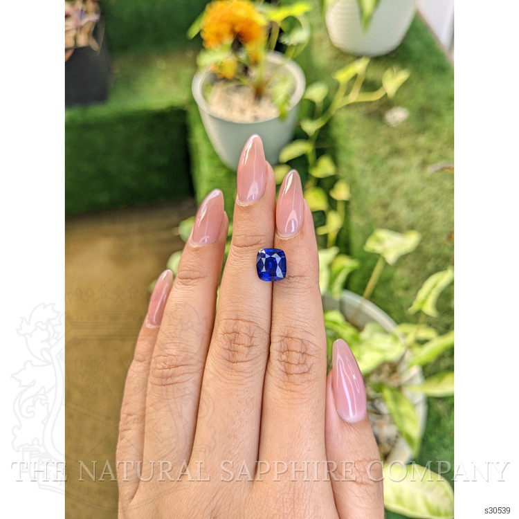 4.65 Ct. Blue Sapphire from Ceylon (Sri Lanka)