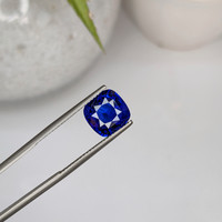 4.63 Ct. Blue Sapphire from Ceylon (Sri Lanka) Life Style