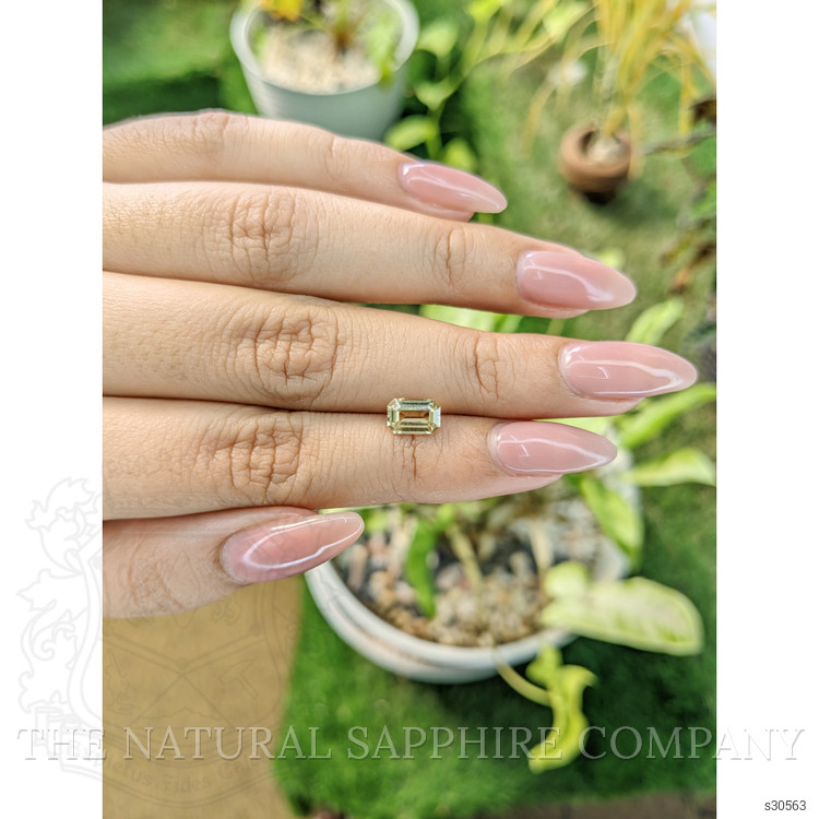 1.31 Ct. Greenish Yellow Sapphire from Ceylon (Sri Lanka)