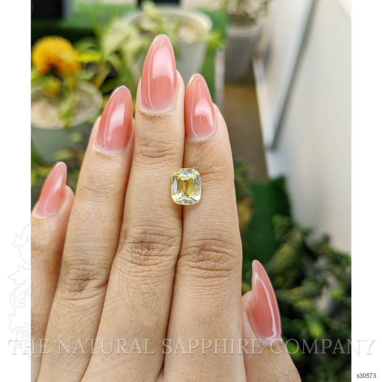 3.46 Ct. Yellow Sapphire from Ceylon (Sri Lanka)