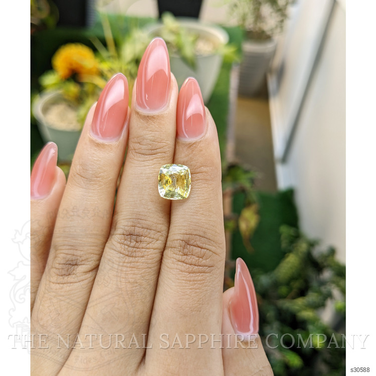 4.03 Ct. Yellow Sapphire from Ceylon (Sri Lanka)