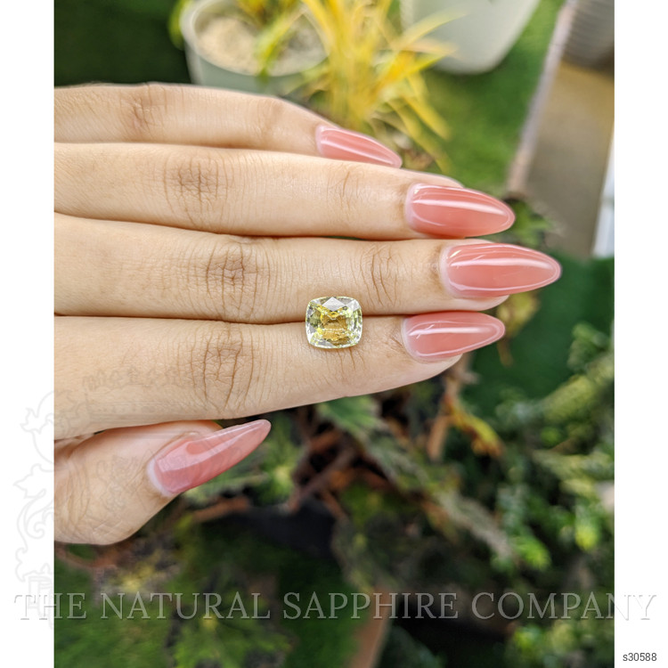 4.03 Ct. Yellow Sapphire from Ceylon (Sri Lanka)